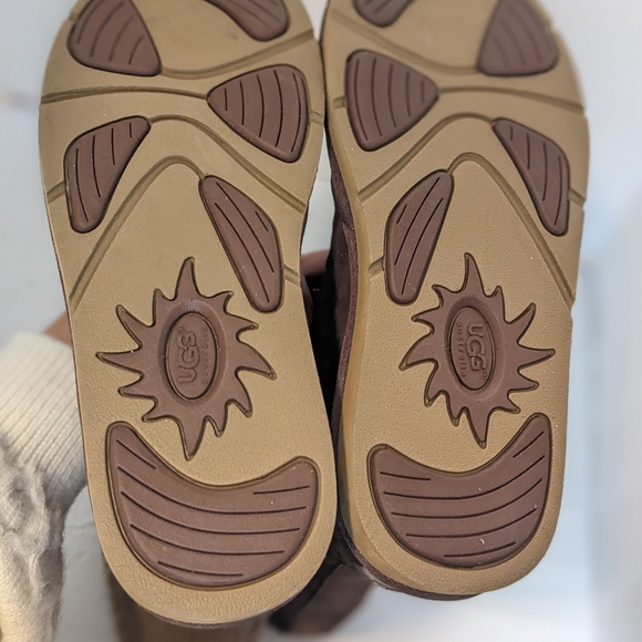 UGG Avondale suede and shearling boots - Picture 14 of 16